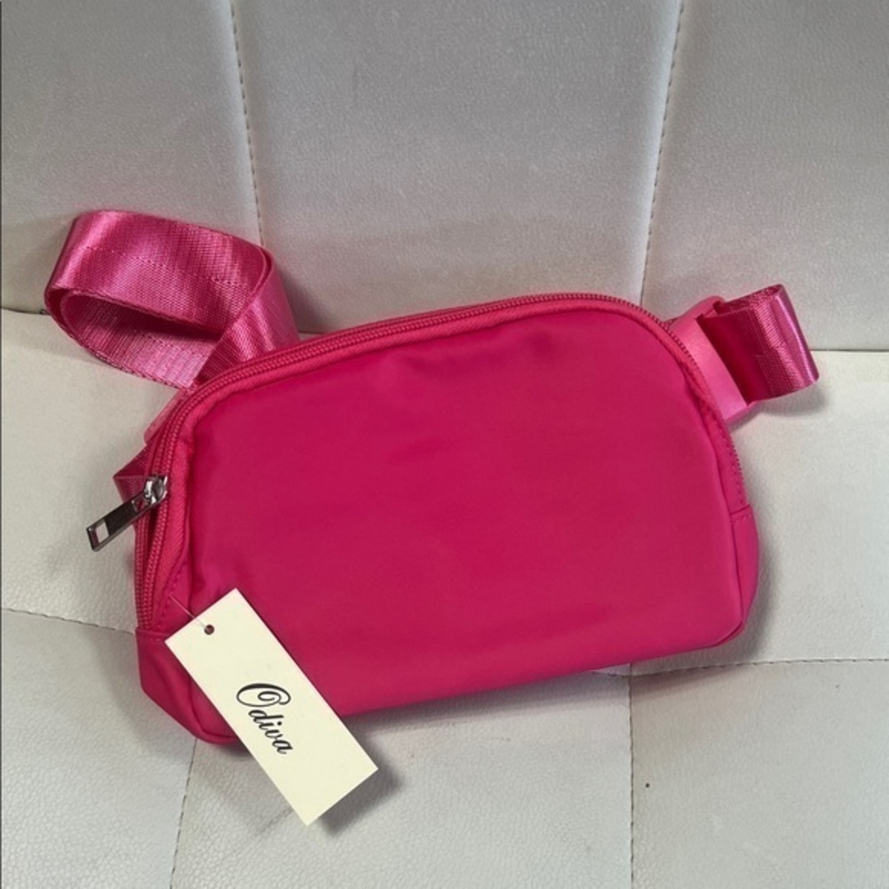 Chic Hot Hot Pink Belt Bag